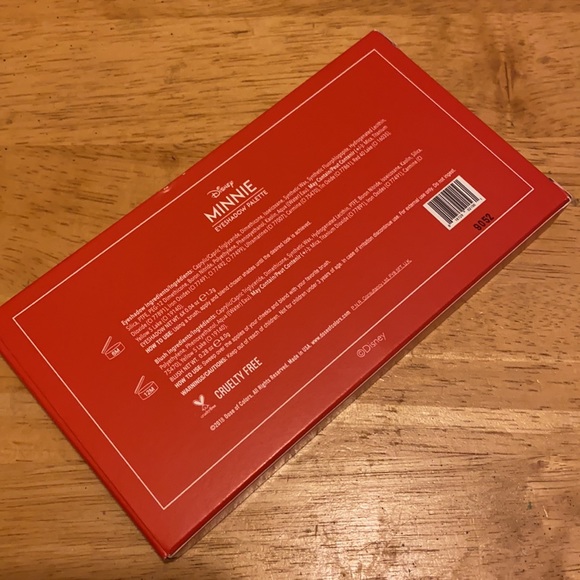 Limited Edition Dose of colors x Disney Eyeshadow Palette - Picture 5 of 5